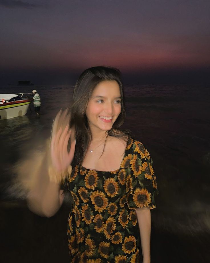 Lovely-Girl-DP