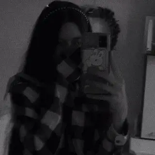 black-discord-pfp black-discord-pfp