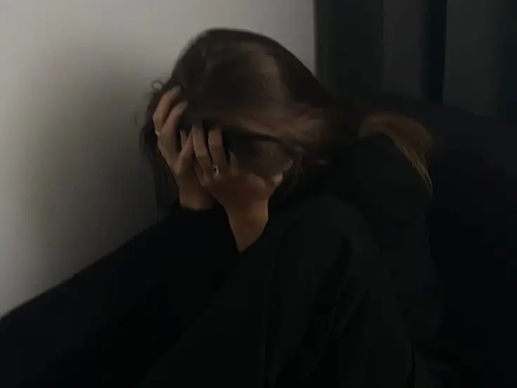 broken-heart-depressed-sad-girl-dp broken-heart-depressed-sad-girl-dp