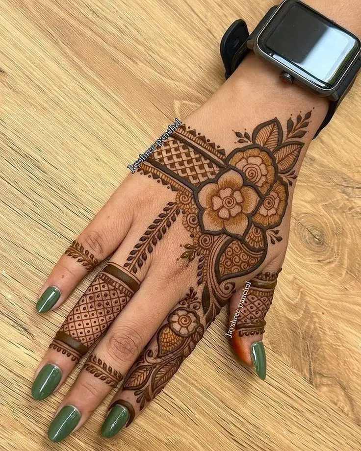 cute-back-hand-mehndi-design cute-back-hand-mehndi-design