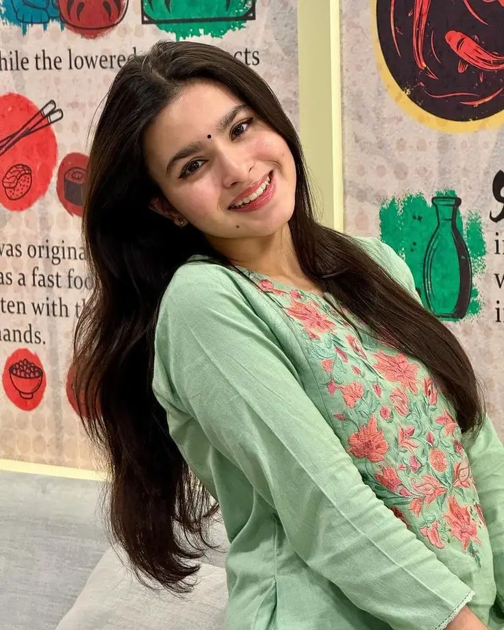 ladki-ki-dp-acchi-si-girl ladki-ki-dp-acchi-si-girl