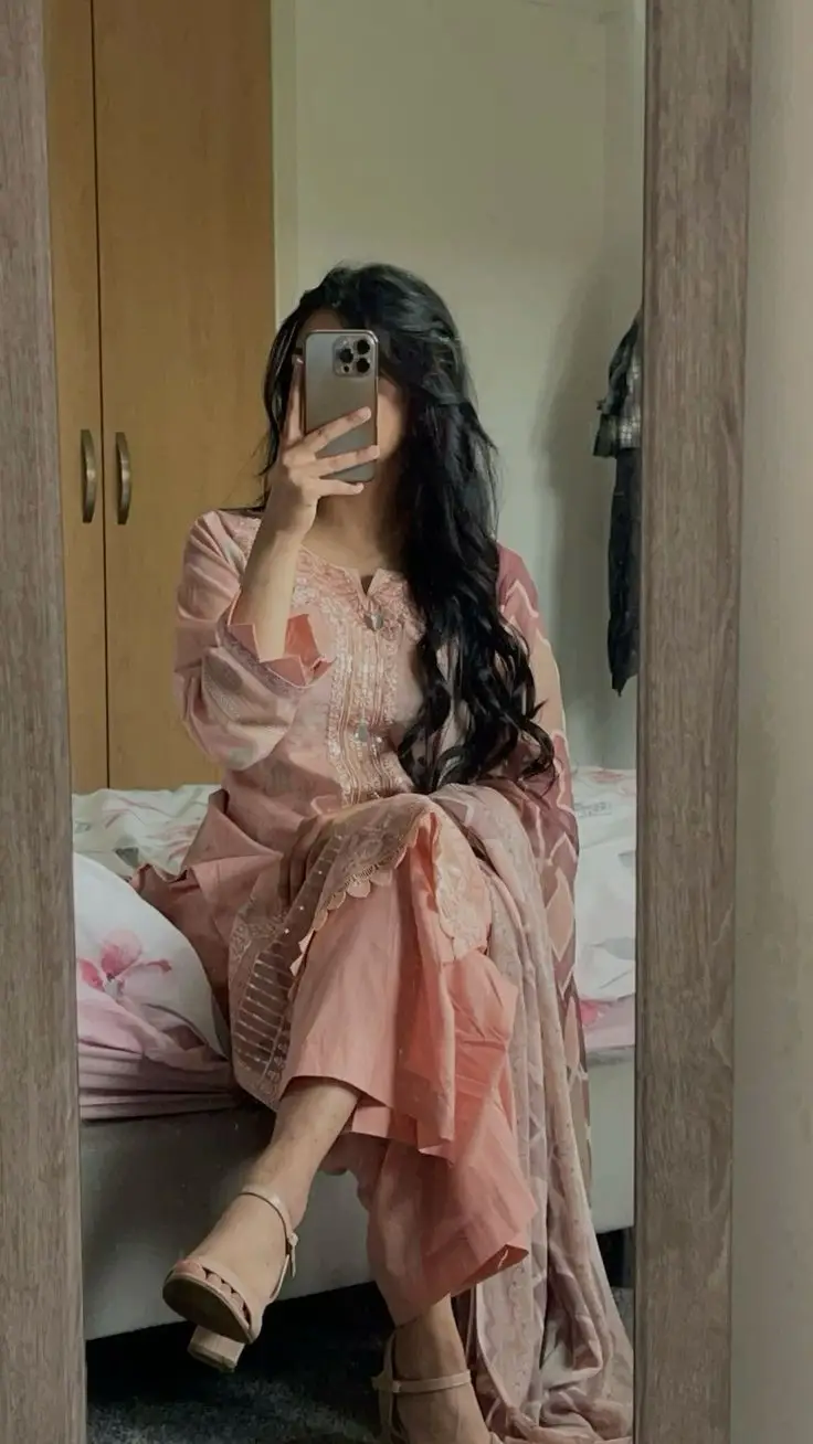 single-girl-dp-black-colour-indian single-girl-dp-black-colour-indian