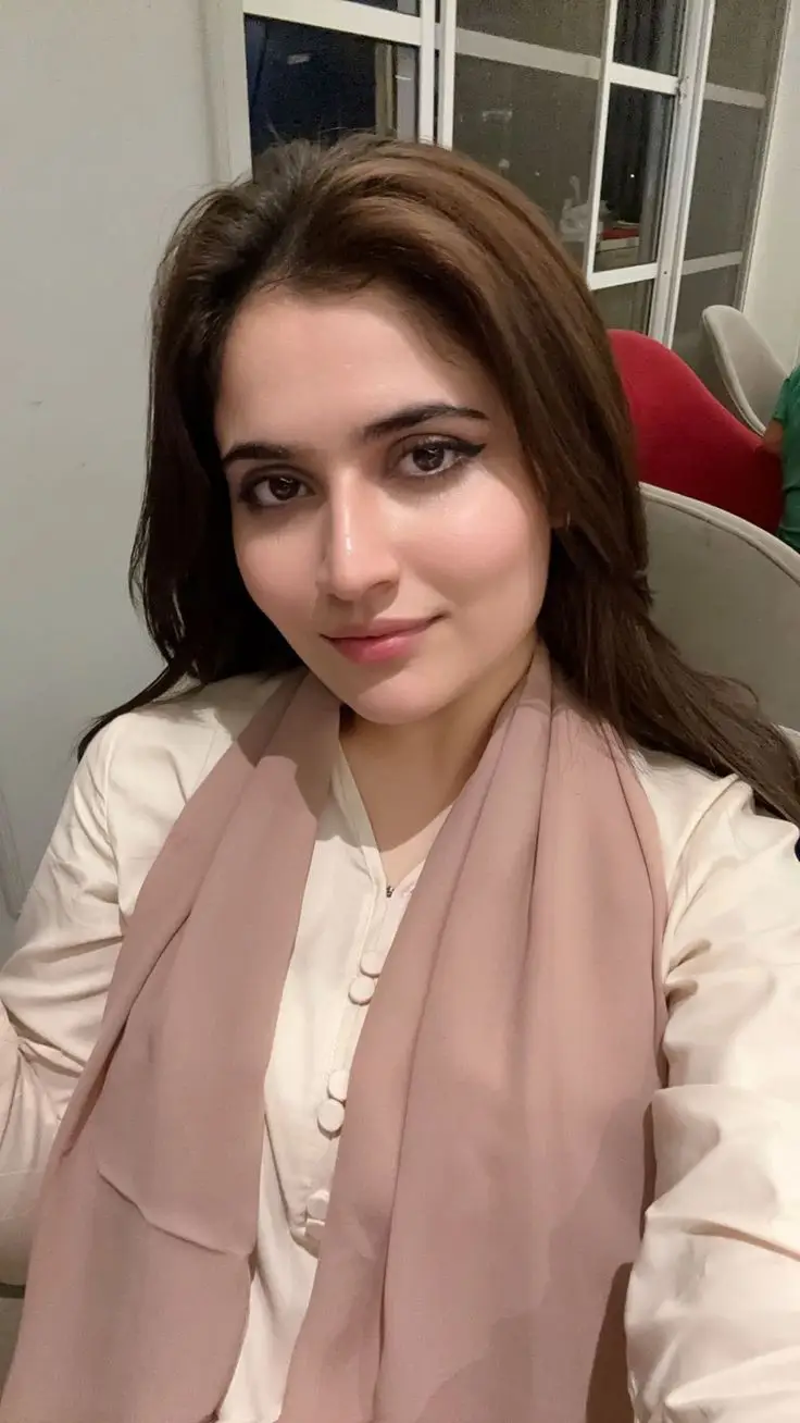 single-girl-dp-dark single-girl-dp-dark